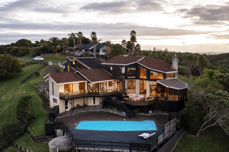 4 Kotare Place, Sandspit - Carousel 2