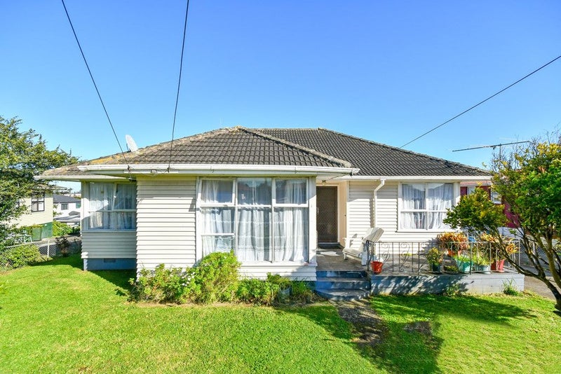 11 Doughty Place, Otara, Auckland - Carousel 1