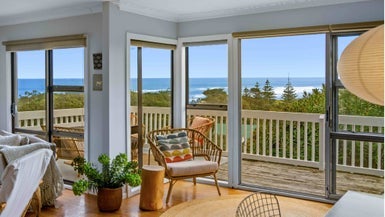 27 Domain Crescent, Muriwai, Waimauku - Carousel 1