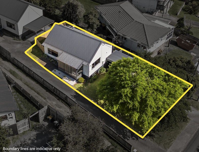 72 Vodanovich Road, Te Atatu South, Auckland - Carousel 1