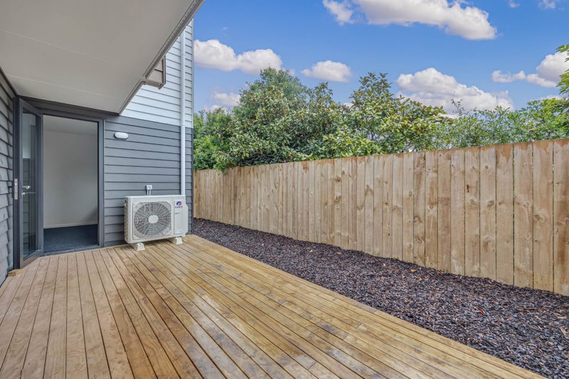 9/15 Crayford Street, Avondale, Auckland - Carousel 1