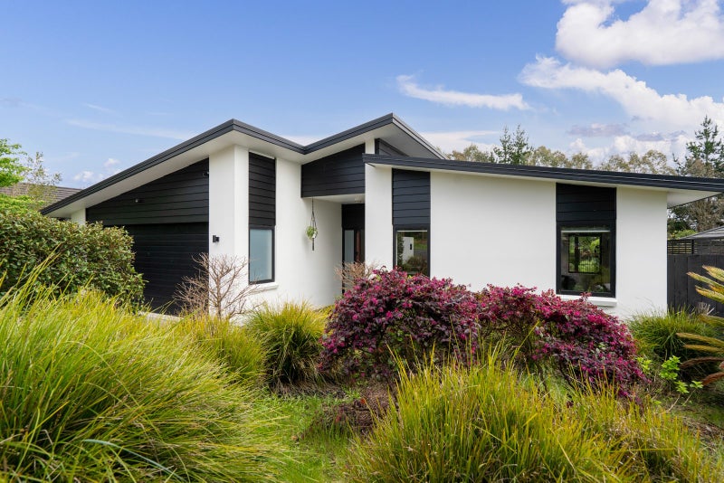 37 Alpers Ridge, Leamington, Cambridge - Carousel 2