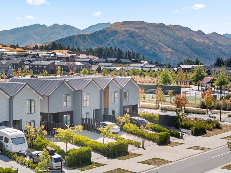 23 Cluden Crescent, Wanaka - Carousel 1