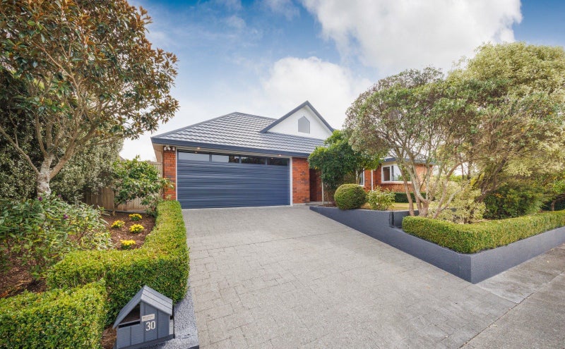 30 Kilkenny Place, Fitzherbert, Palmerston North - Carousel 1