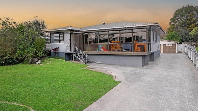 8 Barrie Avenue, Papatoetoe, Auckland - Carousel 1