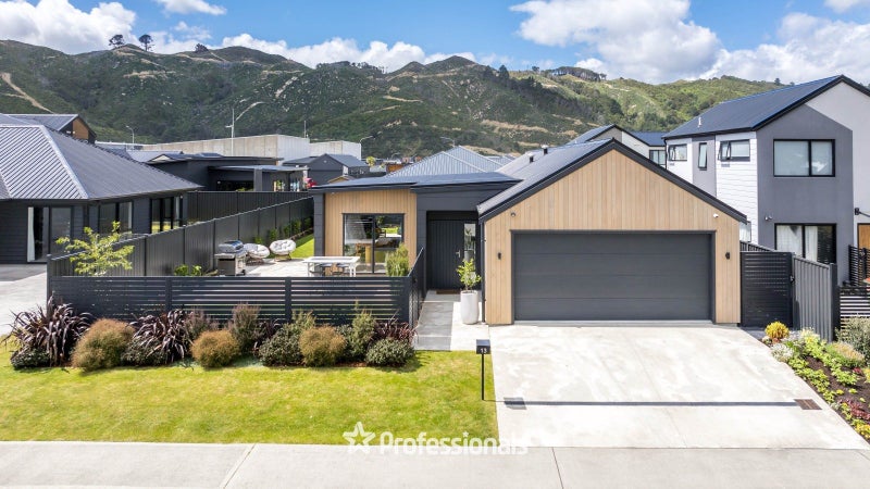 13 Castletown Street, Wallaceville, Upper Hutt - Carousel 1