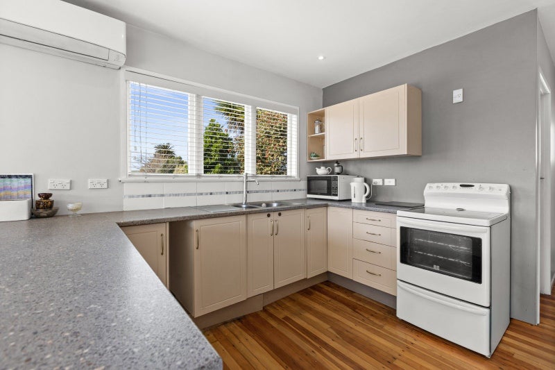 24 Bill Hercock Street, Pirimai, Napier - Carousel 2