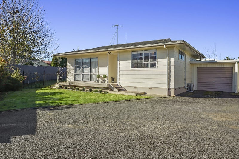 16A Lansdowne Crescent, Glenview, Hamilton - Carousel 1