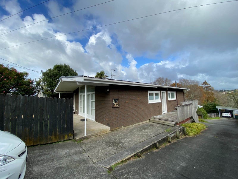 1/40 Edgeworth Road, Glenfield, Auckland - Carousel 1