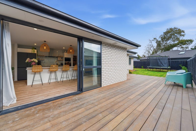 31 Meadow View Drive, Belfast, Christchurch - Carousel 16