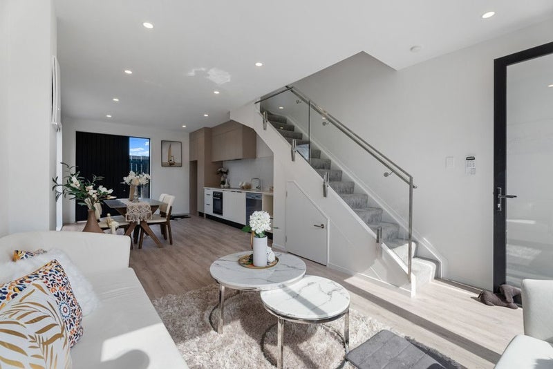 6/10 Hutchinsons Road, Bucklands Beach, Manukau City, Auckland - Carousel 1