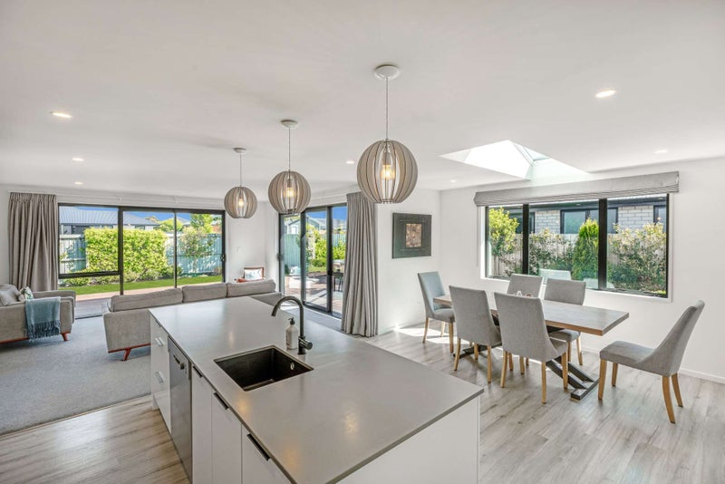 10 Full Moon Lane, Rolleston, Rolleston - Carousel 2