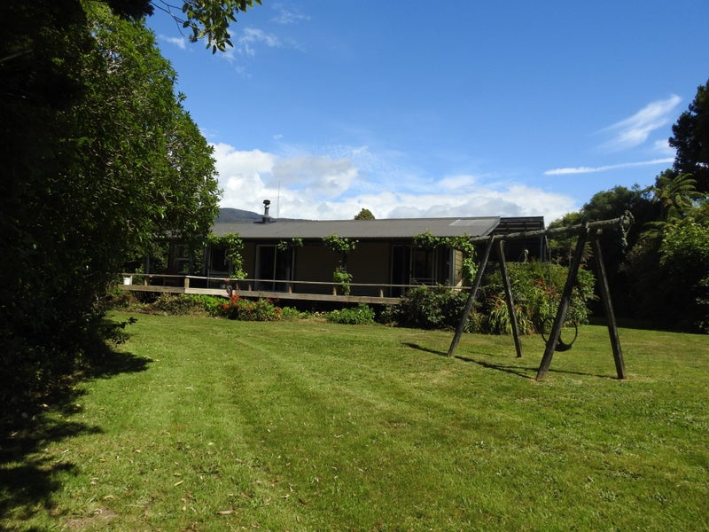 63 Stewart Street, Ross - Carousel 32