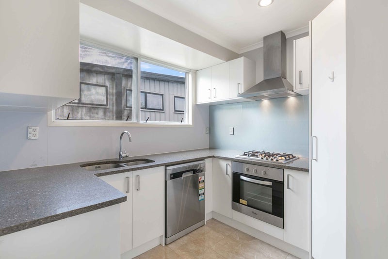 15A Akarana Avenue, Mount Roskill, Auckland - Carousel 2