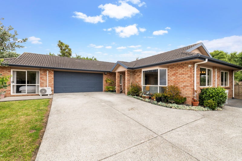 8 Quattro Avenue, Flat Bush, Auckland - Carousel 1