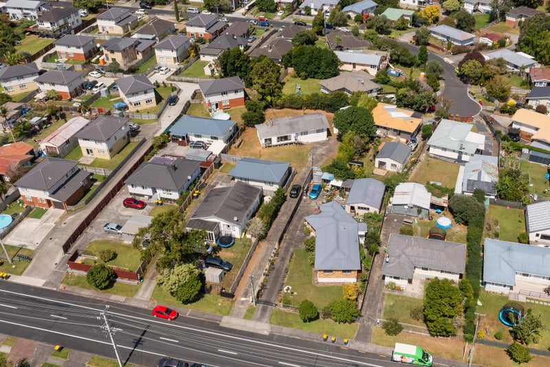 54 St Leonards Road, Kelston, Auckland - Carousel 12