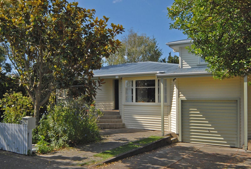 17 Collingwood Street, Hokowhitu, Palmerston North - Carousel 1