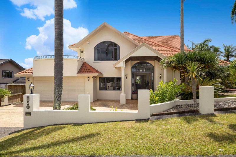 5 Kahala Place, West Harbour, Waitakere City, Auckland - Carousel 2