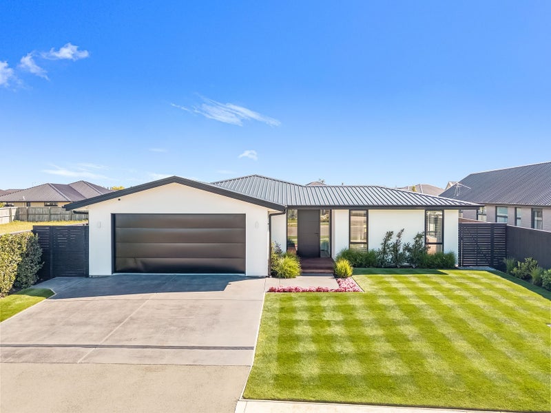 24 Whitehorn Drive, Lincoln, Lincoln - Carousel 1