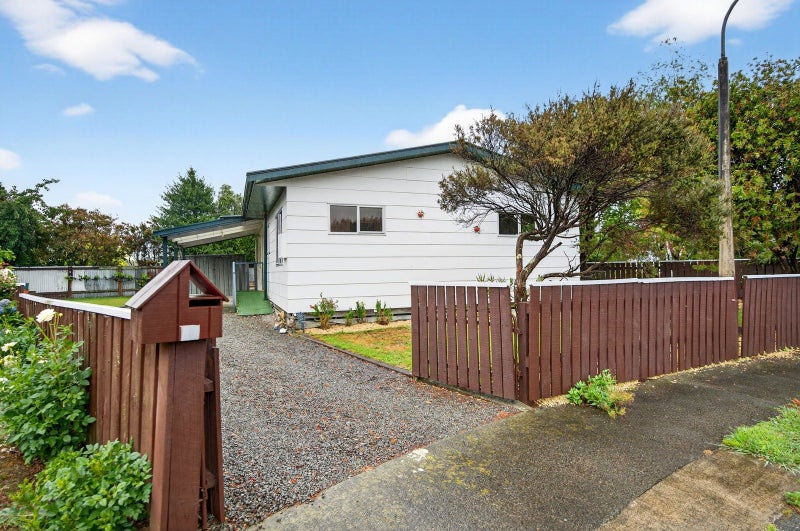 5A Tasman Crescent, Carterton, Carterton - Carousel 1