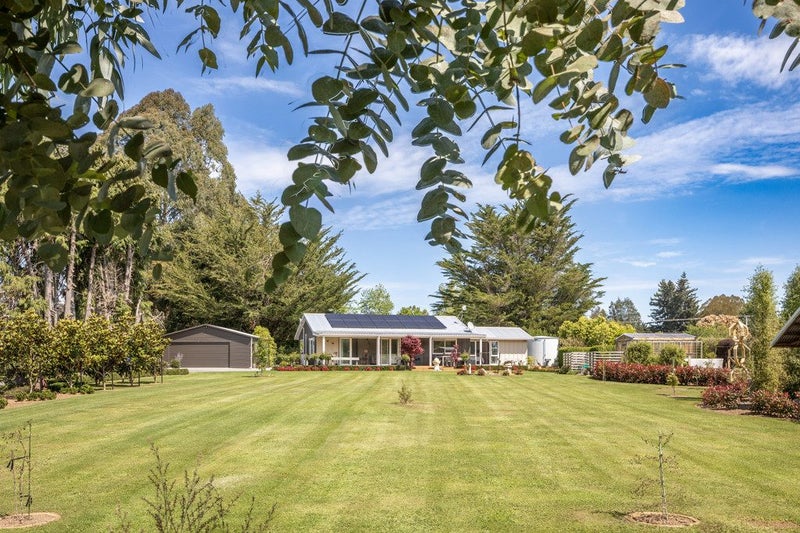 69 Phillips Street, Tikokino, Waipawa - Carousel 1