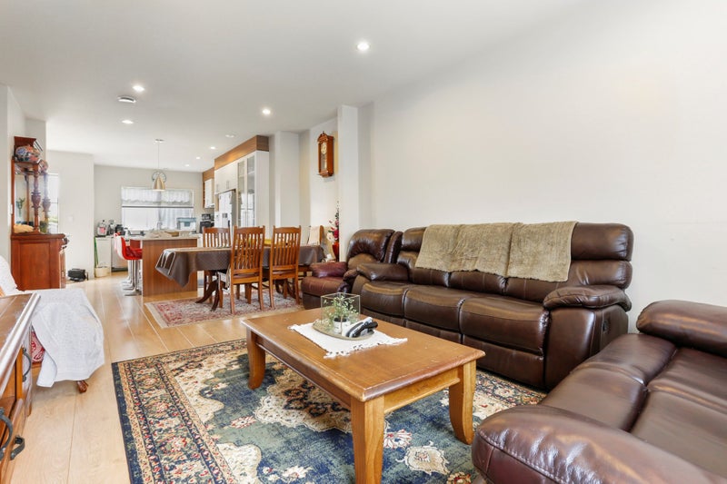 15 Rosewell Crescent, Flat Bush, Auckland - Carousel 1