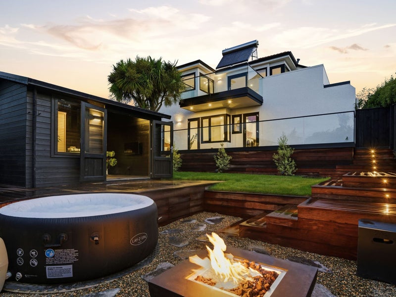 5B Madeley Road, Mount Pleasant, Christchurch - Carousel 2