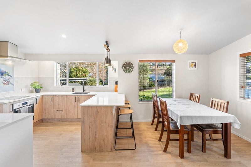 5 Hatfield Heights, Hatfields Beach, Orewa - Carousel 2