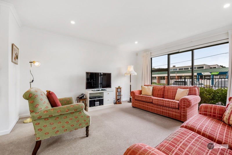 1A Hay Street, Ebdentown, Upper Hutt - Carousel 2