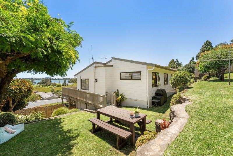 31 Dingadee Street, Welcome Bay, Tauranga - Carousel 2