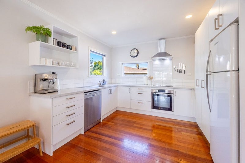 2/27 Trevelyan Street, Onekawa, Napier - Carousel 1