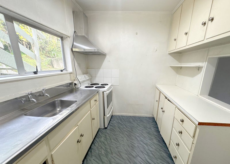 10 Martin Grove, Normandale, Lower Hutt - Carousel 2