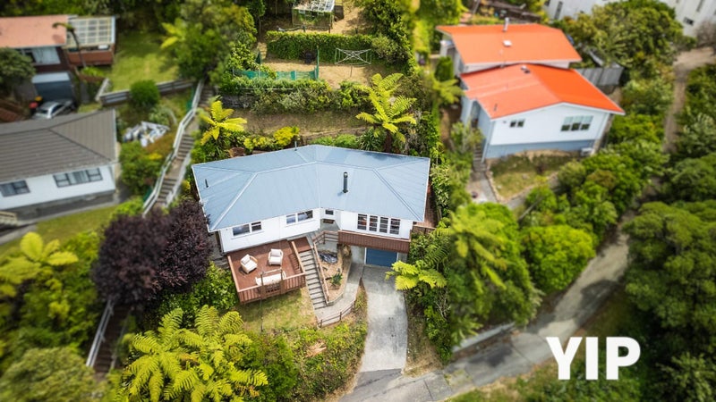10 Stella Grove, Newlands, Wellington - Carousel 1