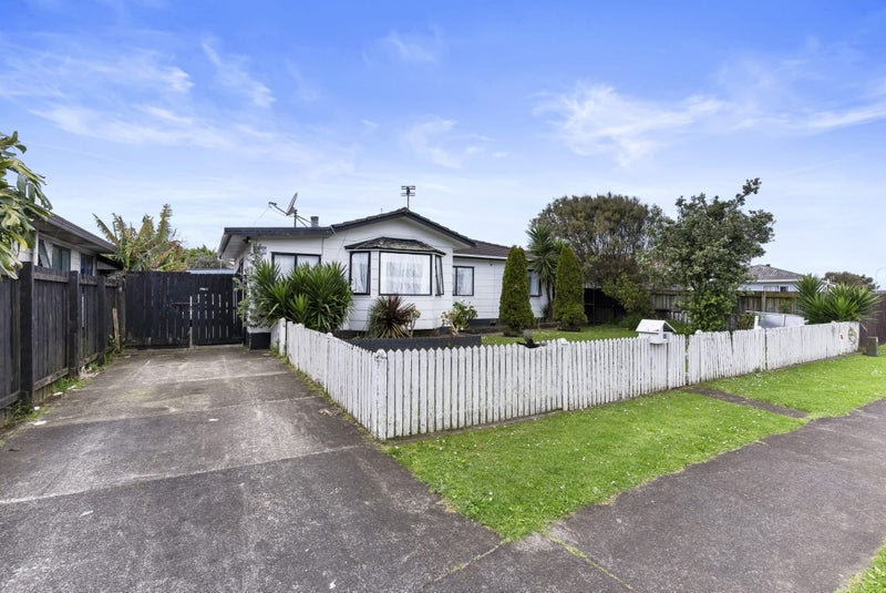127 Maplesden Drive, Clendon Park, Auckland - Carousel 2