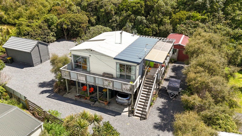 9 Moana Street, Kaka Point, Balclutha - Carousel 1