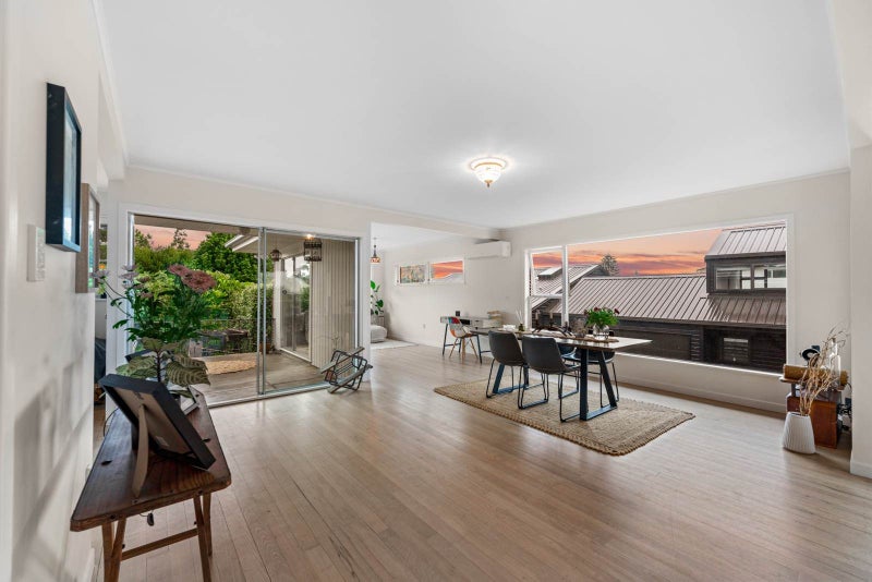 5 Ellangowan Road, Waiake, Auckland - Carousel 2