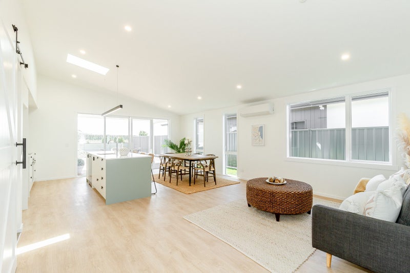 94 Pelorus Avenue, Poraiti, Napier - Carousel 2