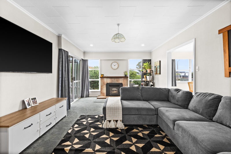 13 Norwich Crescent, Tamatea, Napier - Carousel 2