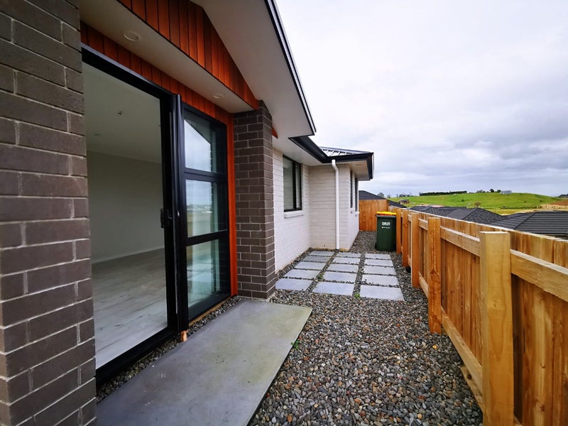 11 Reponui Court, Rototuna North, Hamilton - Carousel 2