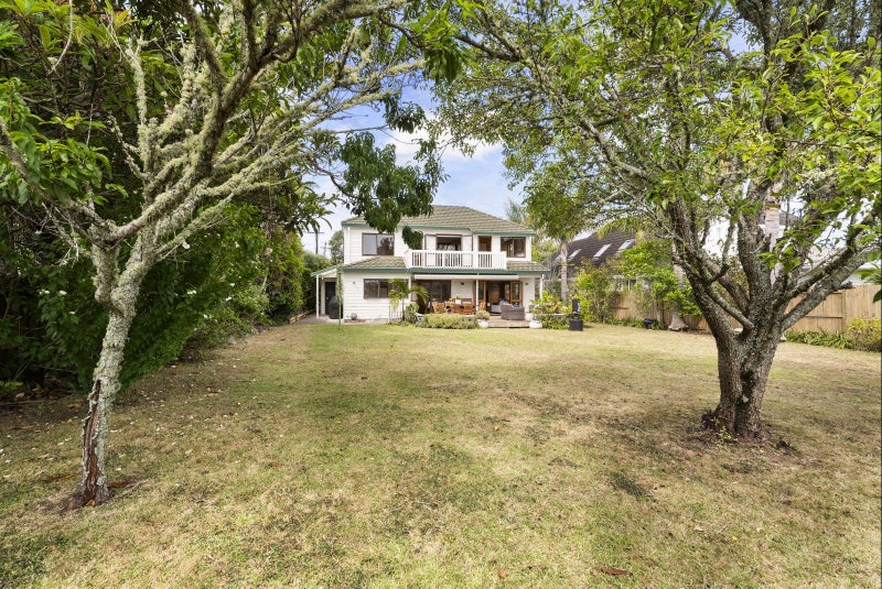 16 Colchester Avenue, Glendowie, Auckland - Carousel 1