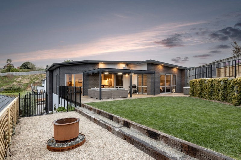 10 Kissling Terrace, Pyes Pa, Tauranga - Carousel 2