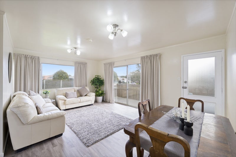 1/217 Swanson Road, Henderson, Auckland - Carousel 2