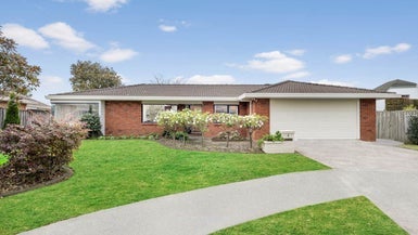 8 Mt Blanc Place, Northpark, Auckland - Carousel 1