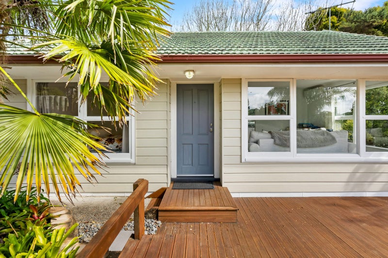 39A Seaview Road, Glenfield, Auckland - Carousel 1