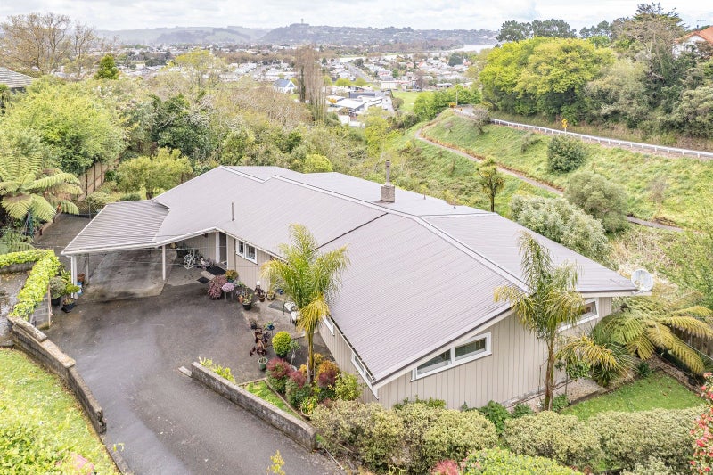 2 Hillside Terrace, Saint Johns Hill, Whanganui - Carousel 1