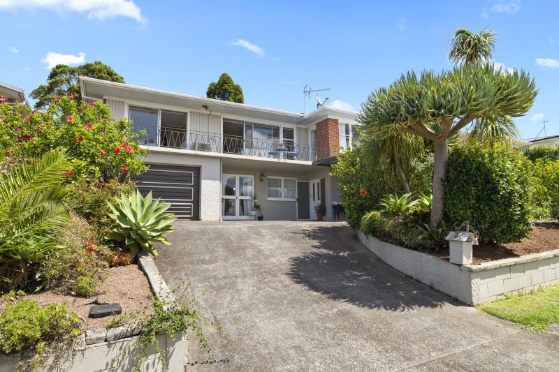 8 Hamlet Place, Pukekohe, Pukekohe - Carousel 1