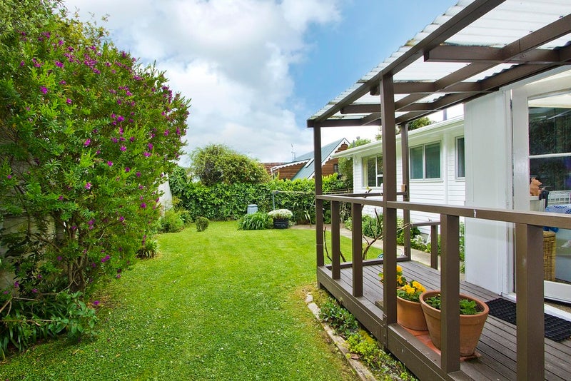 Property Valuation for 1 Stanhope Grove, Korokoro, Lower Hutt Trade