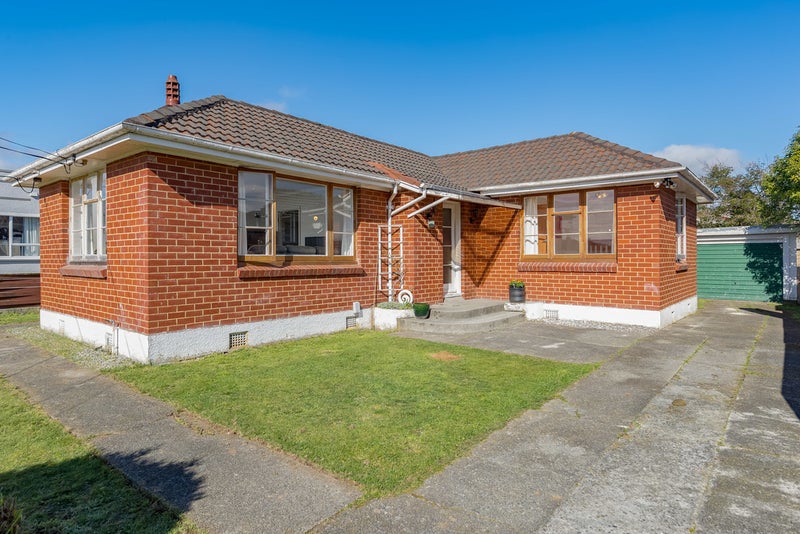 14 John Street, Trentham, Upper Hutt - Carousel 1