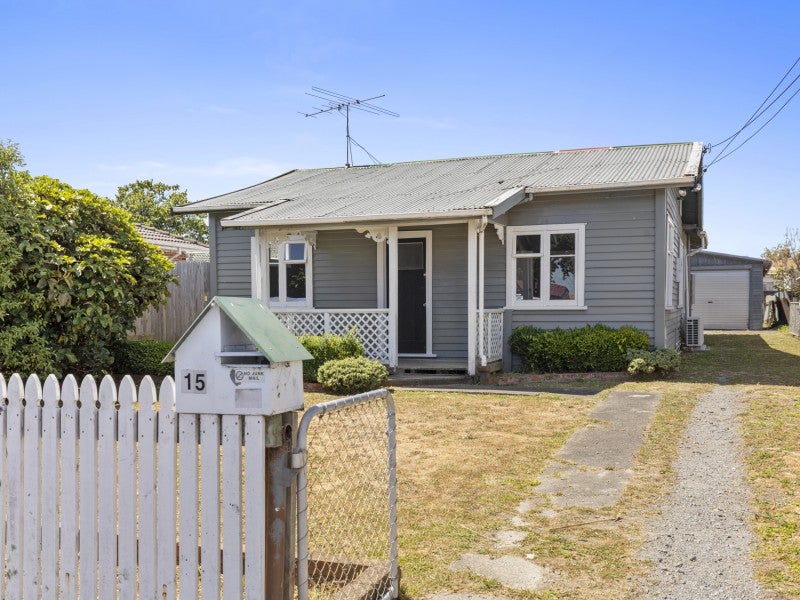 15 Sutherland Avenue, Silverstream, Upper Hutt - Carousel 17