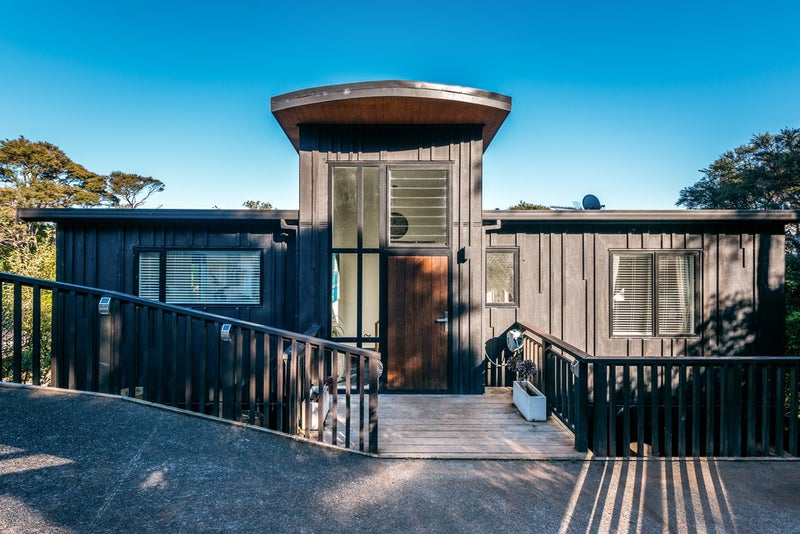 10 Okoka Road, Omiha, Waiheke Island - Carousel 2